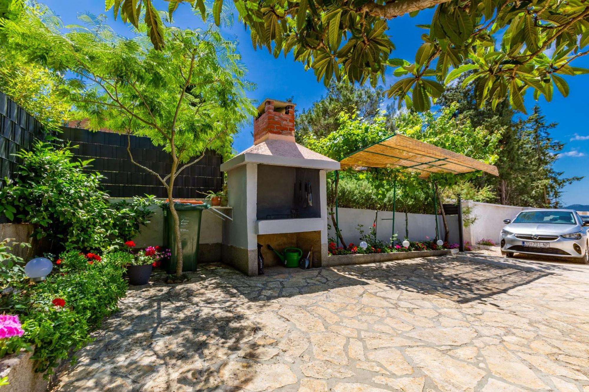 Holiday Home Flora 扎达尔 外观 照片
