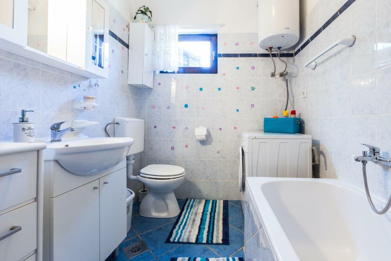 Holiday Home Flora 扎达尔 外观 照片