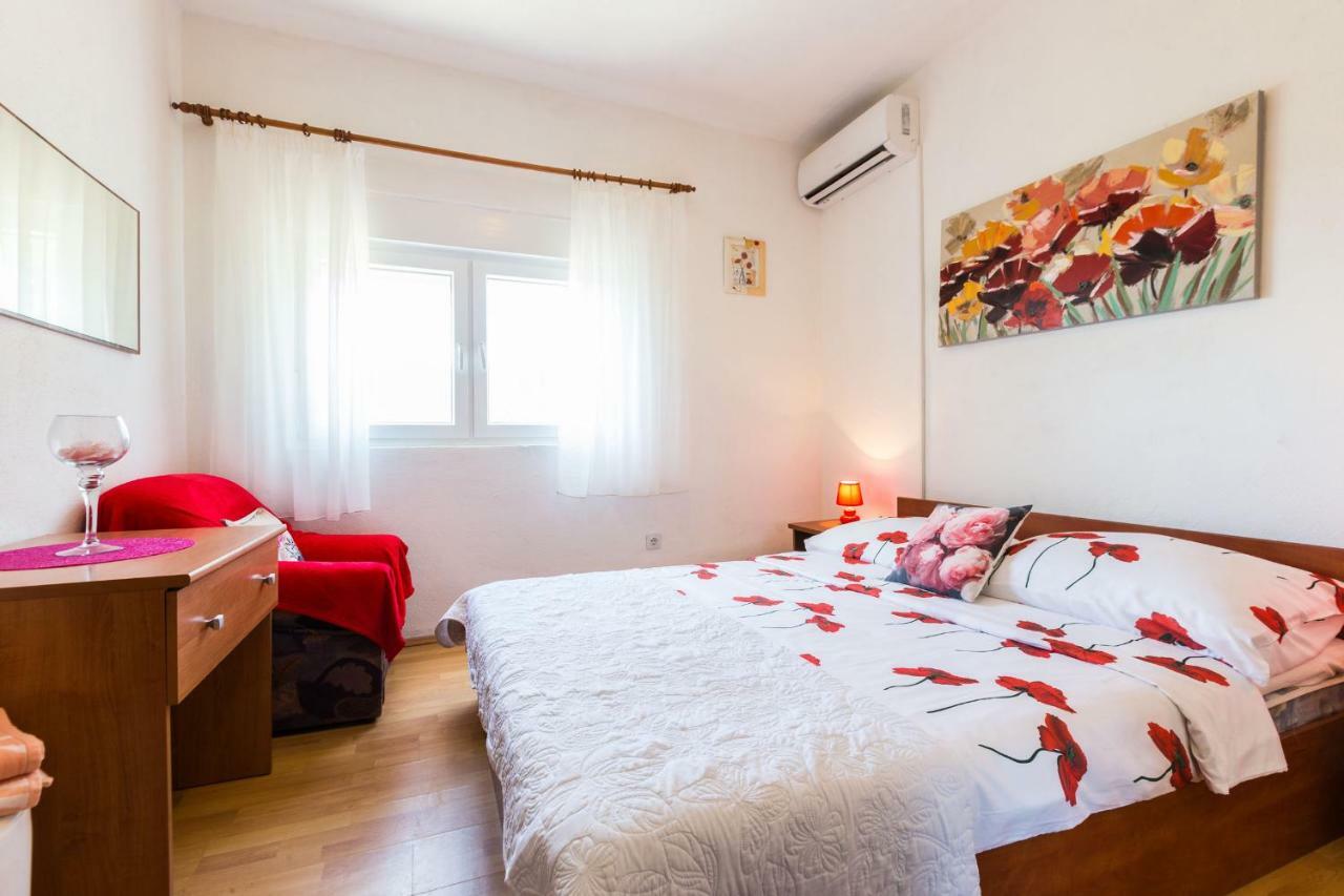 Holiday Home Flora 扎达尔 外观 照片
